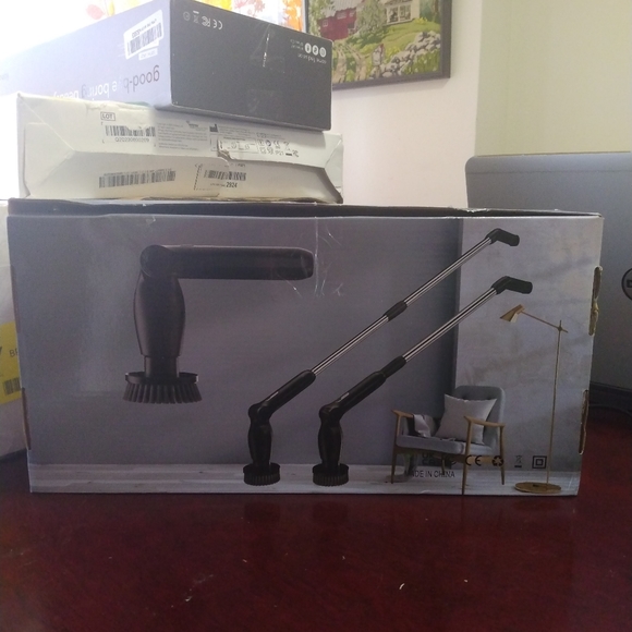 Cordless spinning Multiple purpose cleaning brush - Picture 2 of 8